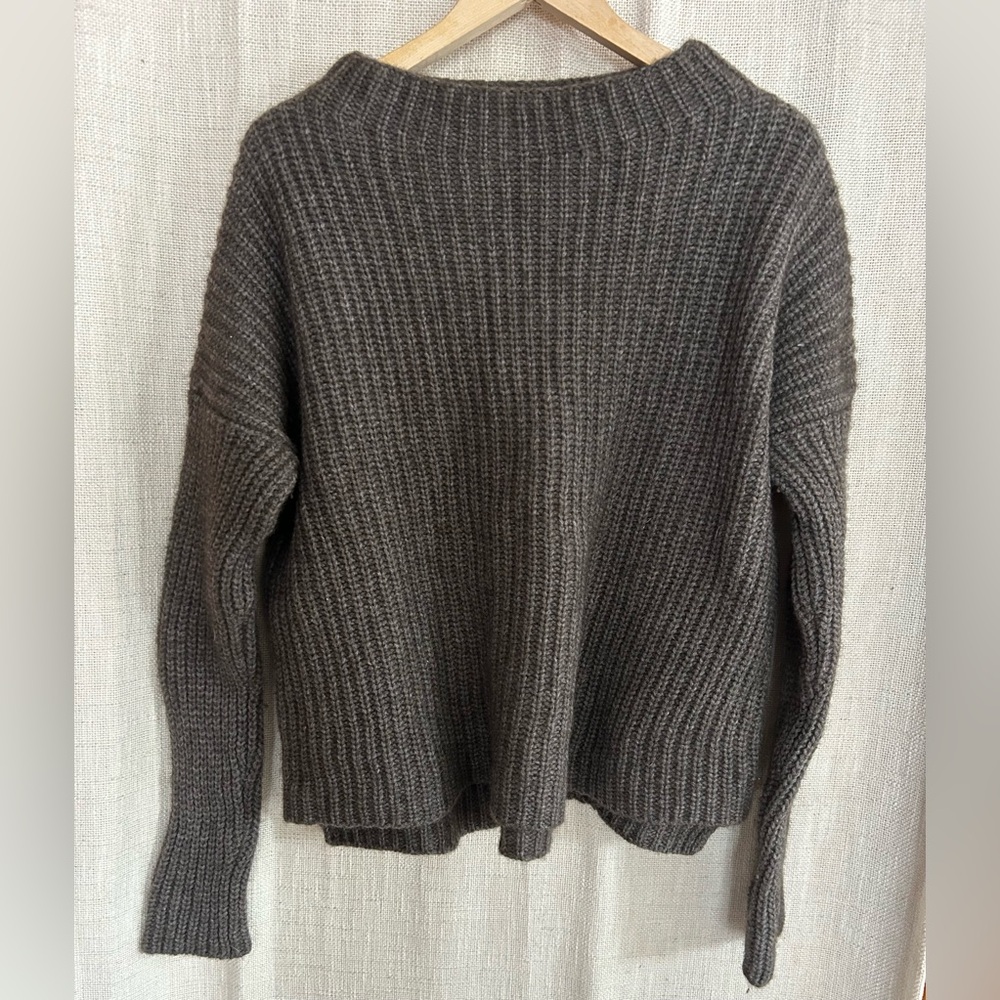 Vince Sweater dark taupe size large